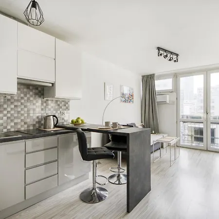 Rondo Onz דירה *